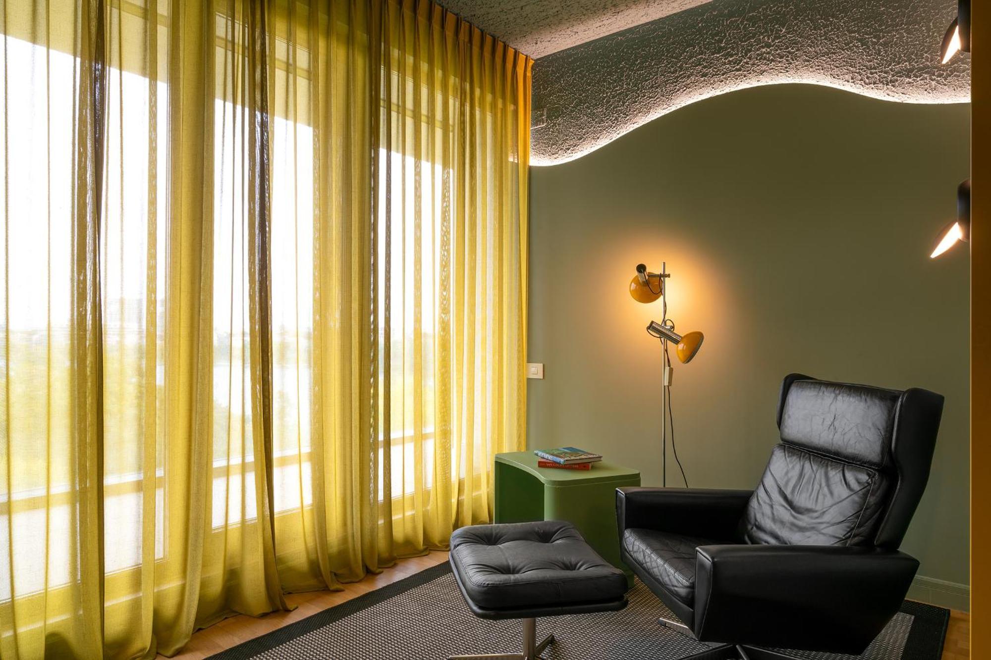 Room12 House Bukarest Exteriör bild